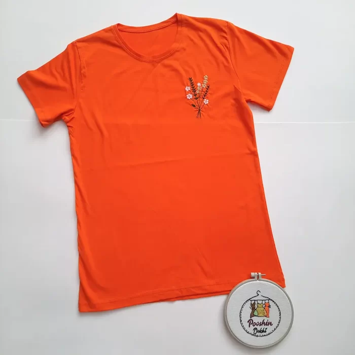 تی‌شرت دسته گل گلدوزی شده نارنجی