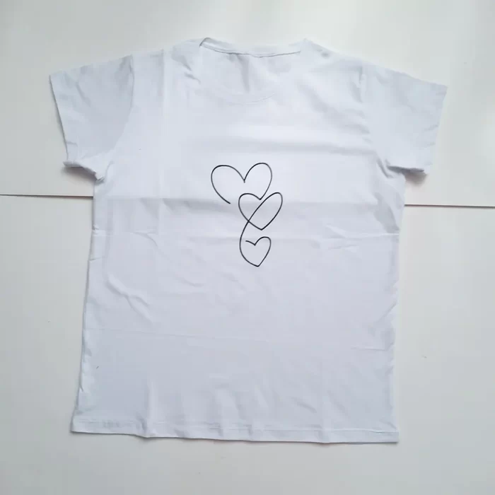 تی‌شرت قلب سفید