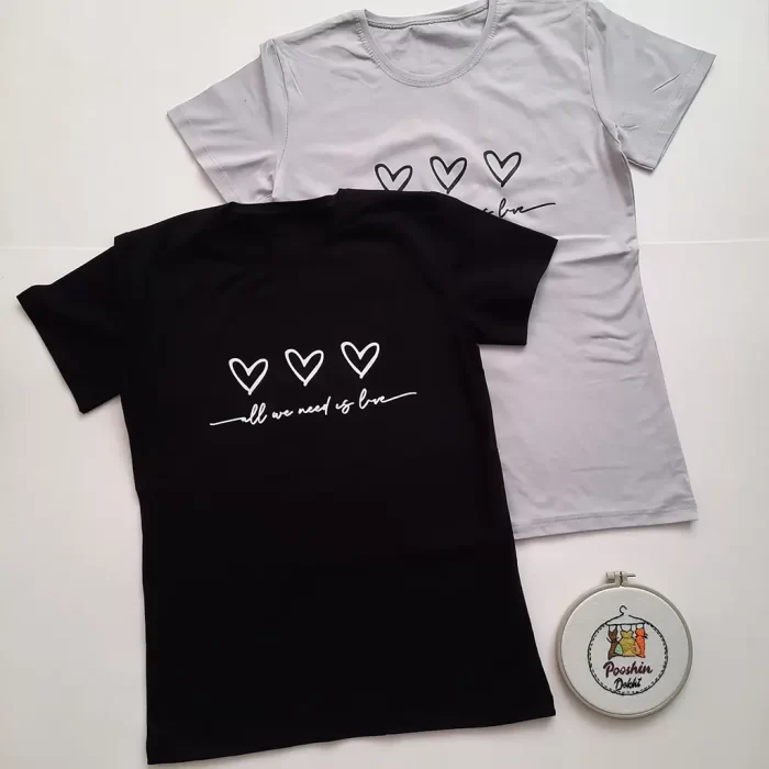 تی‌شرت چاپی سه قلب مشکی طوسی