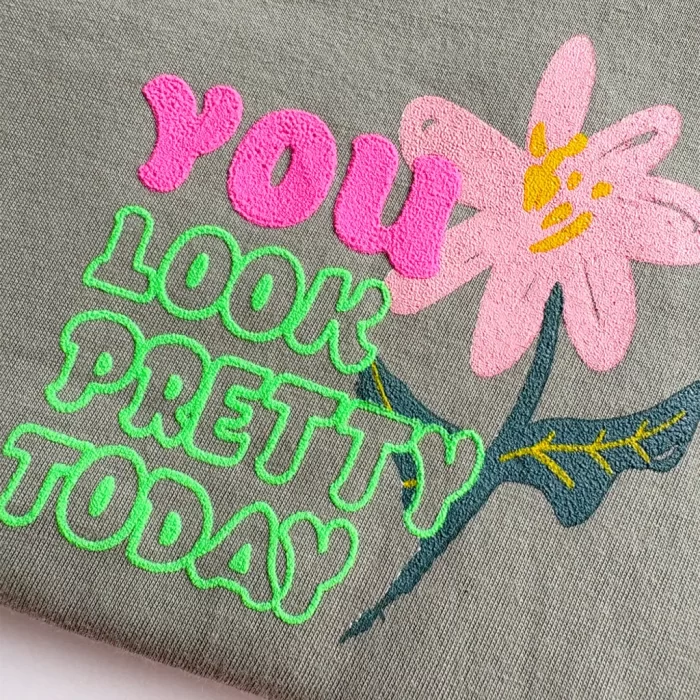 تی‌شرت چاپ برجسته گل