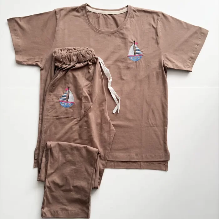 تیشرت شلوار جیبدار گلدوزی قایق کرم