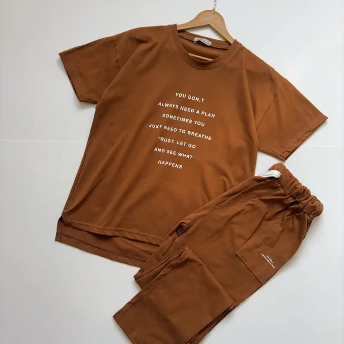 ست تیشرت و شلوار مینیمال فلورا قهوه ای