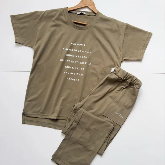 ست تیشرت و شلوار مینیمال فلورا خاکی
