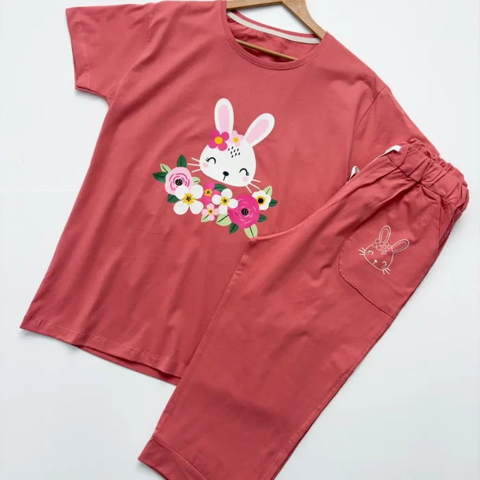 ست تیشرت و شلوارک‌ خرگوش مرجانی