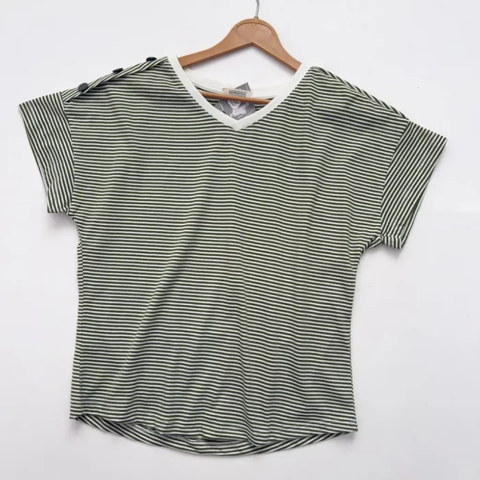 تیشرت راه راه سر شانه دکمه سبز