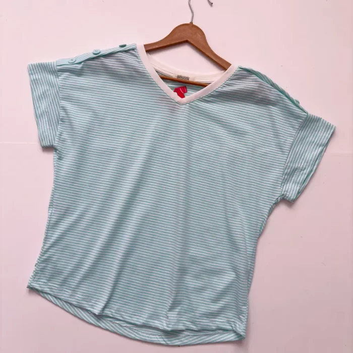 تیشرت راه راه سر شانه دکمه آبی