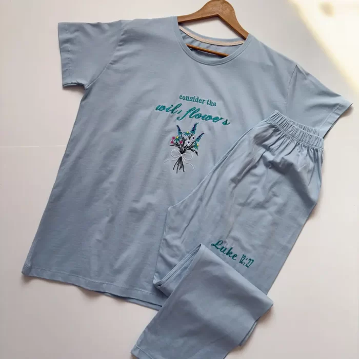 ست تیشرت و شلوار گلی آبی کمرنگ