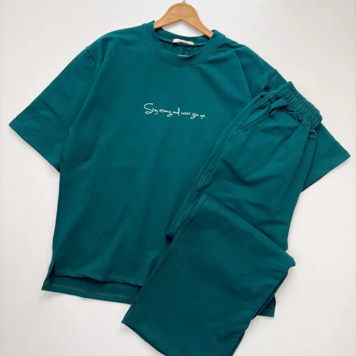 تیشرت و شلوار قواره دار مینیمال سبز