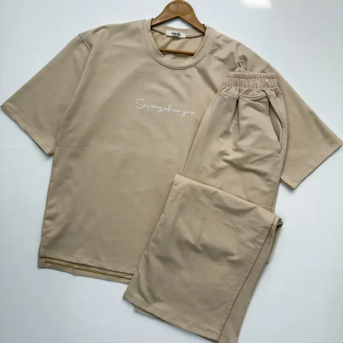 تیشرت و شلوار قواره دار مینیمال کرم