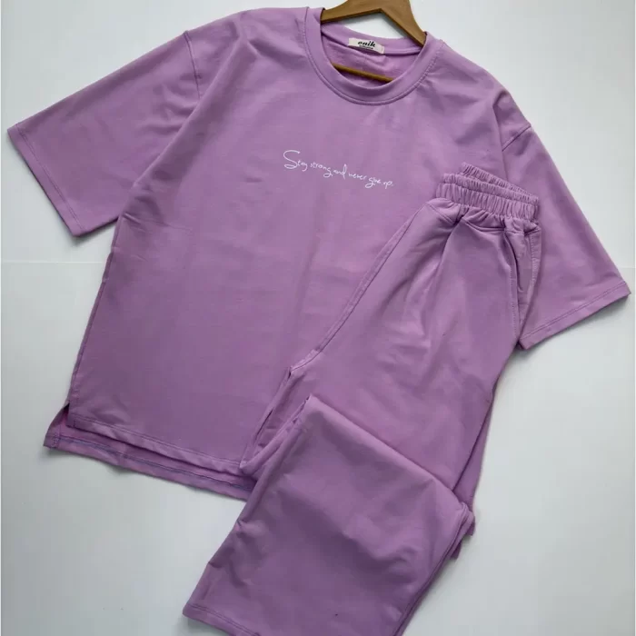 تیشرت و شلوار قواره دار مینیمال یاسی