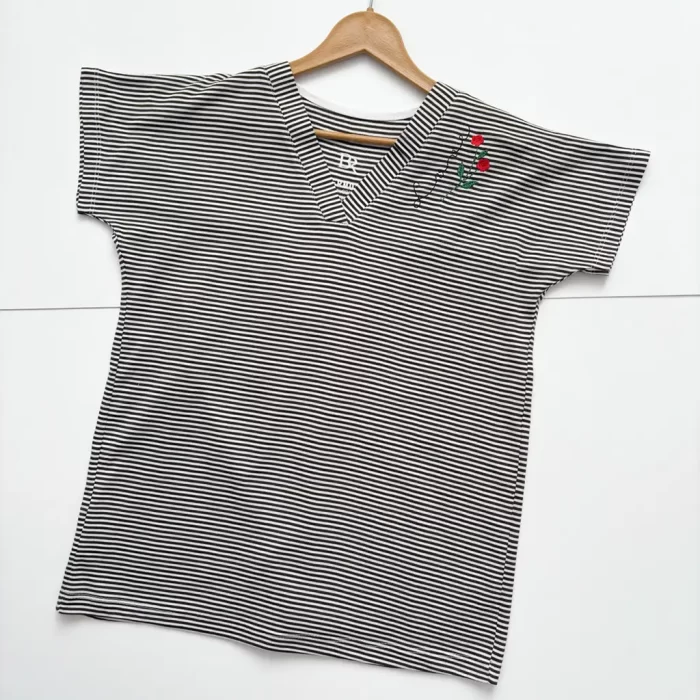 تیشرت راه راه گلدوزی قهوه ای