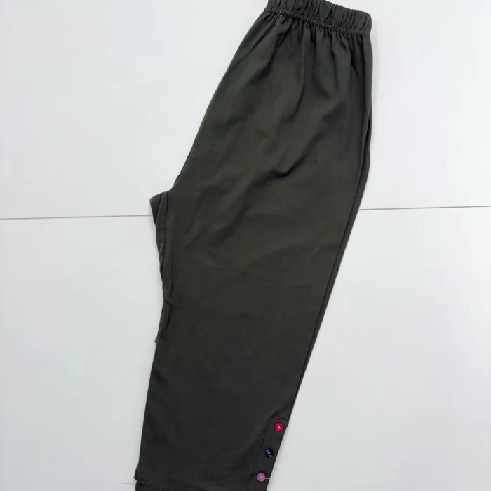 شلوارک قواره بزرگ بغل دکمه سبز