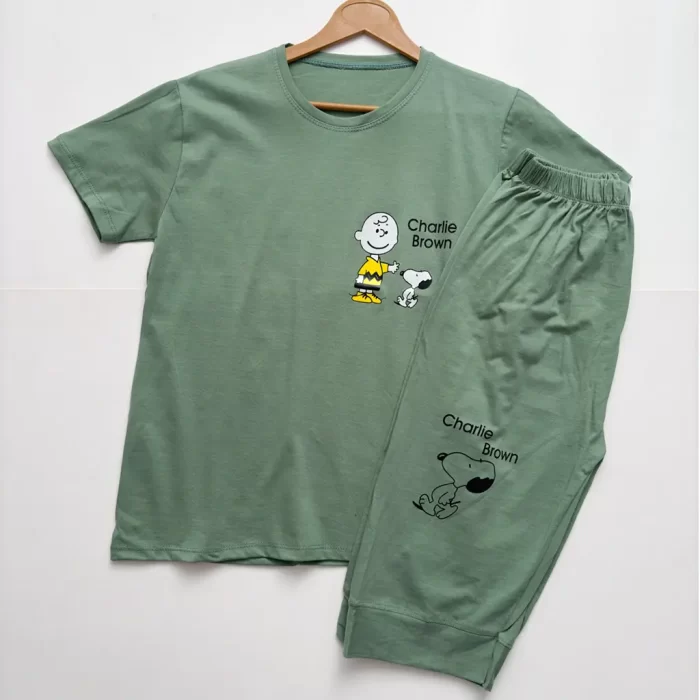 ست تیشرت و شلوارک‌ اسنوپی سبز