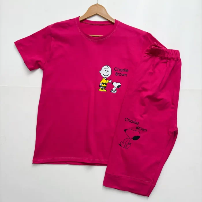 ست تیشرت و شلوارک‌ اسنوپی سرخابی